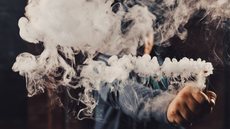 Receita federal intensifica fiscalização contra o comércio ilegal de cigarros eletrônicos - Imagem: Reprodução / Freepik