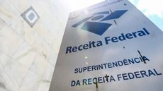 Se o comprovante não chegar a tempo, o contribuinte deve contatar a empresa ou banco e pode registrar reclamação na Receita Federal - Imagem: Reprodução/Agência Brasil