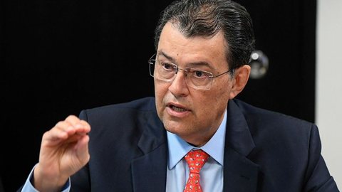 Relator Eduardo Braga confirma leitura do parecer nesta terça - Imagem: Reprodução / Marcos Oliveira / Agência Senado