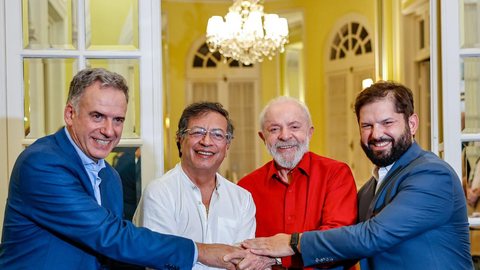 Presidente Luiz Inácio Lula da Silva acompanhado dos líderes latino-americanos Yamandú Orsi, Gabriel Boric e Gustavo Petro - Imagem: Reprodução / PR / Ricardo Stuckert