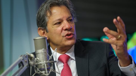 Retorno de ex-políticos e o futuro da liderança no Brasil - Imagem: Reprodução/Fotos Públicas