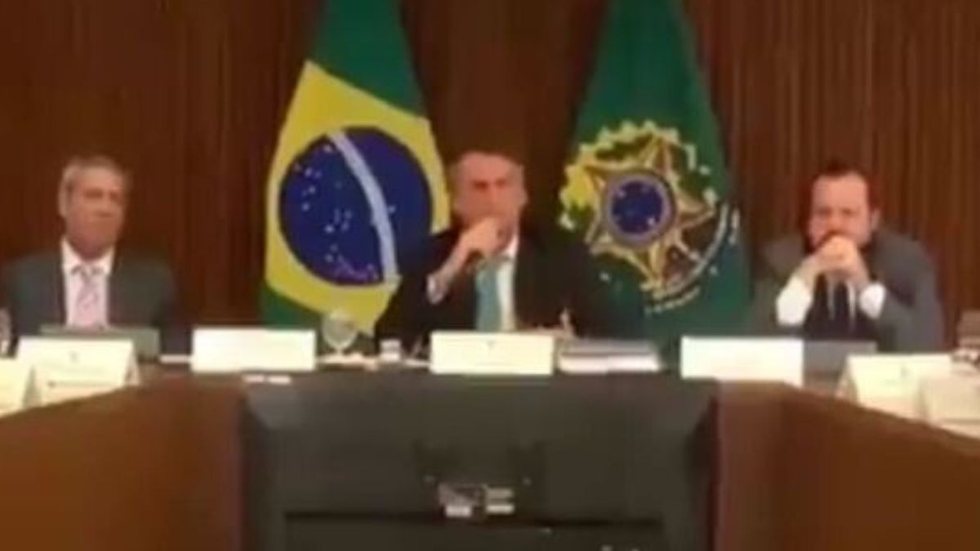 Em trechos de vídeo apreendido pela PF, Bolsonaro diz que STF estava agindo para que Lula vencesse eleição - Imagem: reprodução Twitter I @slpng_giants_pt