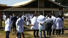 Com 93,63% de participação, o Revalida 2025 foi aplicado em 11 capitais; entenda o processo de revalidação de diplomas médicos. - Imagem: Reprodução | Agência Brasil