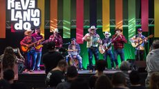 Cinefilia e música se encontram em SP, com exibições de clássicos de Chaplin e shows de artistas como Brisa Flow e Coral Paulistano - Imagem: Reprodução/Agência SP