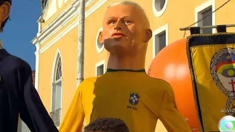 Boneco de Olinda do atacante Richarlison em carnaval - Imagem: reprodução/Facebook