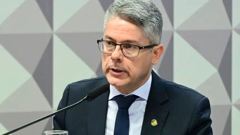 Relatório da CPI destaca a grave situação de milhões de brasileiros sob o controle de facções e milícias armadas no Rio - Imagem: Reprodução/ Geraldo Magela/Agência Senado
