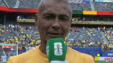 Ídolo do tetracampeonato de 1994 e atual senador pelo PL do Rio, Romário atua como comentarista da CazéTV na Copa de 2026 - Imagem: Reprodução | Cazé TV