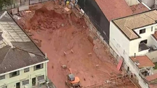 Casa de 60 anos ficou comprometida após ser tomada pela lama - Imagem: Reprodução | TV Globo