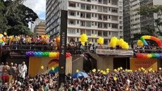 Oito pessoas são presas na parada LGBT+ após suspeitas de furto - Imagem: reprodução X I @gaybrasil
