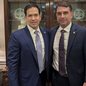 Marco Rubio enviou carta a Flávio Bolsonaro criticando políticas comerciais brasileiras e defendendo o fortalecimento das relações entre Brasil e Estados Unidos. - Imagem: Reprodução