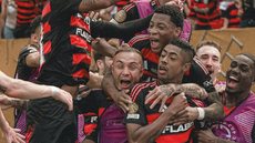 Com 6 pontos, Flamengo lidera o Grupo D de forma invicta - Imagem: Reprodução / Instagram / @cruzeirensealoucado