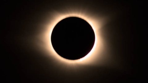 Saiba como acompanhar ao eclipse solar total do Brasil - Imagem: Reprodução Pexels