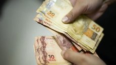 Aumento de 4,84% e ganho real de 2,5% beneficiará 59 milhões de brasileiros - Imagem: Reprodução /  Marcello Casal jr / Agência Brasil
