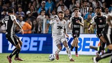 Corinthians enfrenta dificuldades e permanece na 12ª posição após derrota - Imagem: Reprodução / Instagram / @santosfc