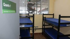 Um moldavo vive há cinco meses em abrigo em Santos, enfrentando dificuldades para repatriação devido à falta de recursos e embaixada no Brasil - Imagem: Divulgação / Prefeitura de Santos