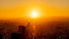 Calor domina São Paulo às vésperas do Natal e recorde pode ser quebrado no feriado - Imagem: Reprodução/Freepik