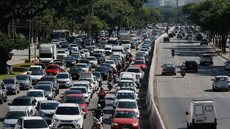 Trânsito na Avenida Tiradentes - Imagem: Reprodução / Agência Brasil / Fernando Frazão