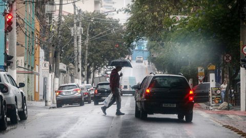 Previsão indica mais tempestades durante o fim de semana, agravando a situação - Imagem: Reprodução / Paulo Pinto / Agência Brasil