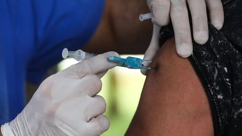 A influenza representa um desafio à saúde pública, especialmente em grupos vulneráveis como crianças e idosos - Imagem: Reprodução/Marcello Casal Jr/Agência Brasil