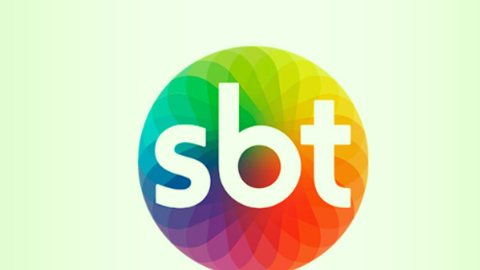 Eliana, apresentadora do SBT, disse que já enviou e, também, recebeu fotos íntimas. - Imagem: reprodução I Site SBT