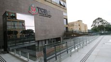 Auditores do TCE-SP realizam fiscalização surpresa em escolas e almoxarifados para verificar a entrega de uniformes e materiais aos alunos. - Imagem: Divulgação / TCE-SP