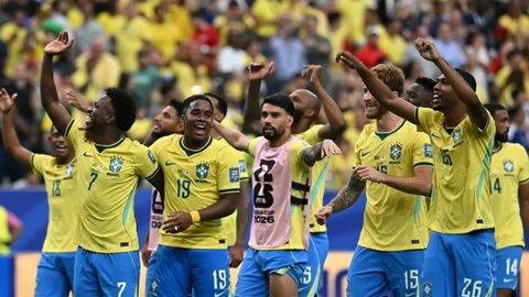 Brasil comemora vitória sobre o Japão e encara Noruega por vaga nas quartas - Imagem: Reprodução/Paul ELLIS / AFP