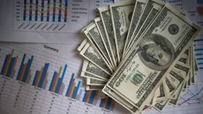 Selic a 15% em 2025, dólar a R$6, inflação em 4,99% e PIB ajustado para 2,02% - Imagem: Reprodução | Freepik