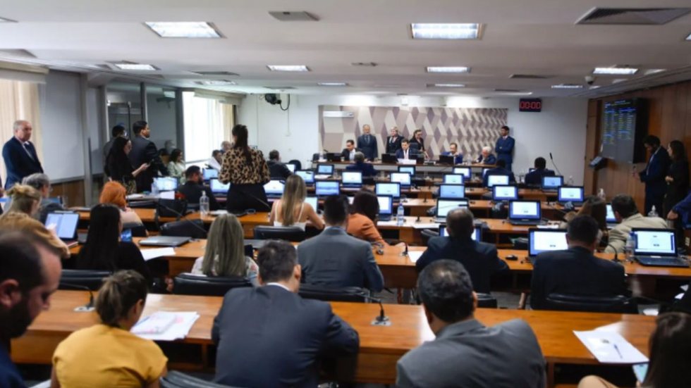 Senado aprova aumento de pena para crimes sexuais cometidos durante atendimentos médicos - Imagem: Divulgação / Agência Senado / Edilson Rodrigues