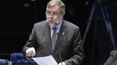 O projeto busca reforçar responsabilidade familiar e proteção aos mais velhos - Imagem: Reprodução / Waldemir Barreto / Agência Senado