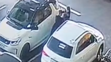 Vítima foi abordada ao entrar no carro - Imagem: Reprodução