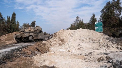 Israel executou mais de 300 ataques aéreos contra estruturas navais e aéreas do Exército sírio - Imagem: Reprodução / X / @DocumentIsrael