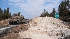 Israel executou mais de 300 ataques aéreos contra estruturas navais e aéreas do Exército sírio - Imagem: Reprodução / X / @DocumentIsrael