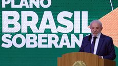 A ordem executiva de Trump excluiu cerca de 700 produtos, impactando diretamente o comércio entre Brasil e EUA - Imagem: Reprodução / Canal Gov
