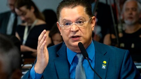 Líder do PL, Sóstenes Cavalcante afirma que partido votou a favor da PEC para evitar desgaste com trabalhadores. - Imagem: Zélia Dória/ PL