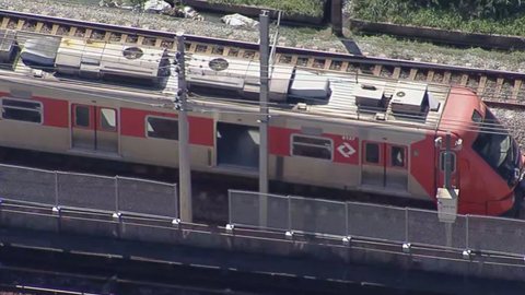 CPTM lamenta os transtornos e informa que equipes trabalharam para restabelecer a operação rapidamente após a falha - Imagem: Reprodução/TV Globo