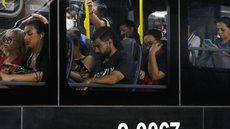 Passageiros em ônibus no Terminal Barra Funda - Imagem: Reprodução / Agência Brasil / Fernando Frazão