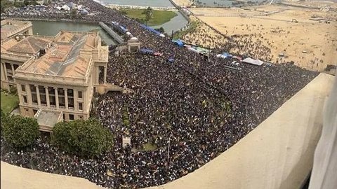 Multidão invade pallácio do presidente da Sri Lanca - Foto: REUTERS