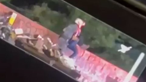 SSP afasta 13 policiais após PM arremessar homem de ponte - Imagem: Reprodução / X / @Metropoles