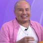 A assessora de Stênio Garcia publicou um vídeo mostrando mais detalhes do rosto do ator após a polêmica da harmonização facial. - Imagem: reprodução I Twitter