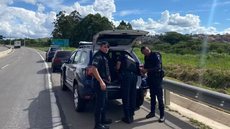 Investigados são apontados como integrantes de grupo que invadiu casa de promotor no interior e manteve família refém por horas. - Imagem: Reprodução/GM Itatiba.