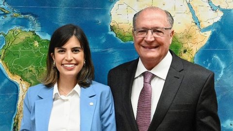 Tabata (PSB) tem o apoio do ex-tucano Alckmin pra costurar uma chapa com o PSDB - Imagem: reprodução Instagram @tabataamaralsp