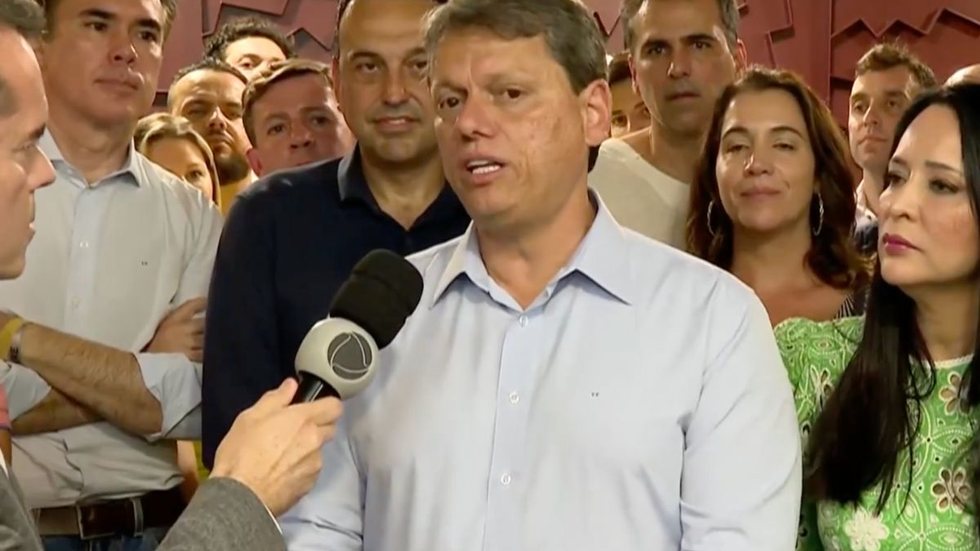 Tarcísio revela como Bolsonaro está se sentindo após resultado das Eleições - Imagem: reprodução Record TV