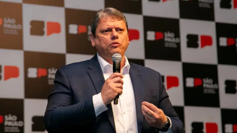 Governador Tarcísio de Freitas afirmou que a PM agiu dentro da legalidade durante retirada de estudantes da reitoria da USP - Imagem: Reprodução