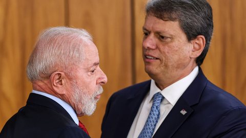 O presidente Luiz Inácio Lula da Silva e o governador de São Paulo, Tarcísio de Freitas - Imagem: Reprodução / Agência Brasil / Marcelo Camargo