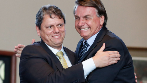 Tarcísio de Freitas poderá visitar Jair Bolsonaro na Papudinha na próxima quinta-feira (22) - Imagem: Reprodução