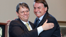 Tarcísio de Freitas poderá visitar Jair Bolsonaro na Papudinha na próxima quinta-feira (22) - Imagem: Reprodução