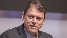 Tarcísio de Freitas não compareceu a evento político com Flávio Bolsonaro em Sorocaba após alegar sintomas gripais - Imagem: Reprodução