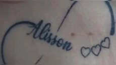 Vítima foi mantida em cárcere por quatro meses e obrigada a fazer tatuagens com o nome do agressor. - Imagem: Reprodução