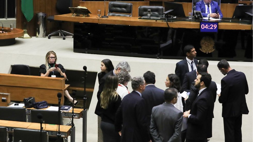 Deputados decidiram contra a cobrança, finalizando votação que vai ao Senado - Imagem: Reprodução / Lula Marques / Agência Brasil
