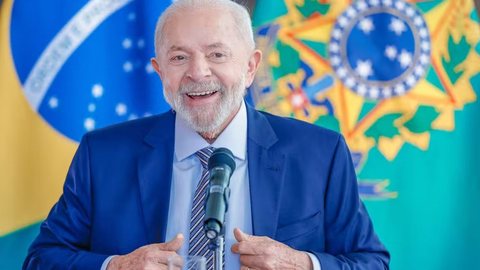 TCU permite que Lula fique com relógio que recebeu de presente durante primeiro mandato - Imagem: Reprodução / PR / Ricardo Stuckert